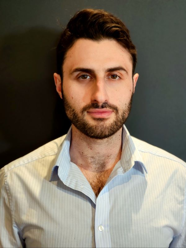 Omid Iranikhah headshot