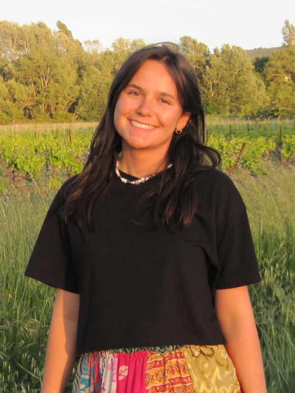 Abigail Hill headshot