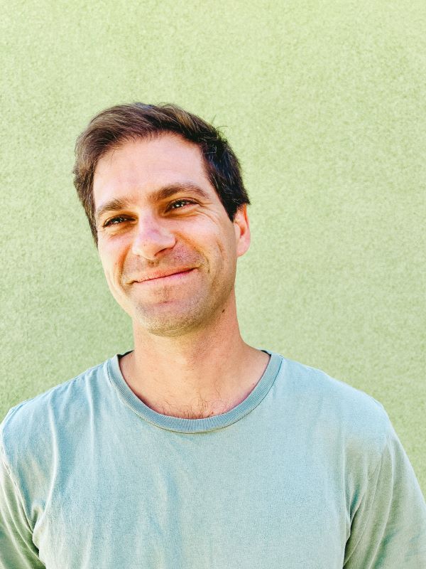 John de Menil headshot