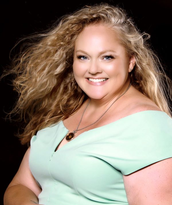 Jenn LeBlanc headshot