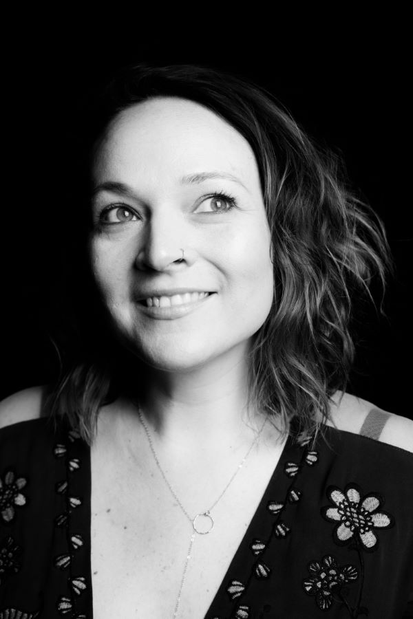 Deborah Correa headshot